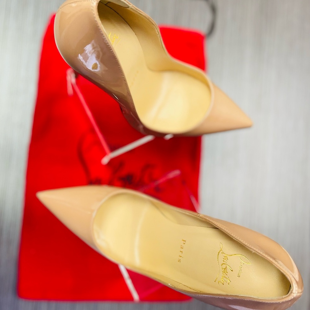 louboutin nude pumps